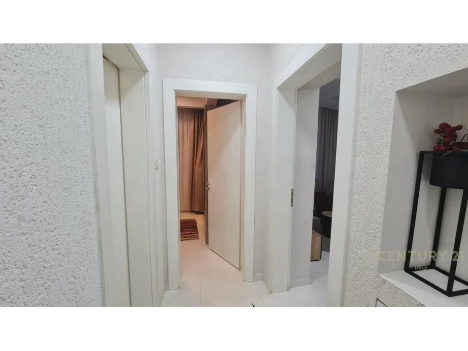 Tirane, jepet me qera apartament 1+1 Kati 2, 38 m² 650 € (Pallatet Agimi, pranë Café Roma, Tiranë)