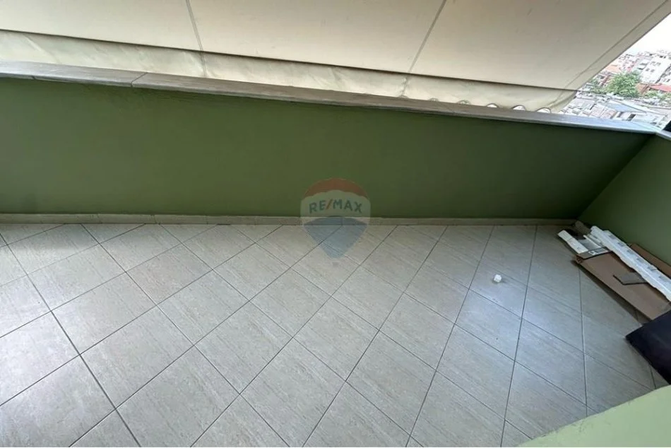 Tirane, jepet me qera apartament 1+1+Ballkon Kati 9, 600 € 