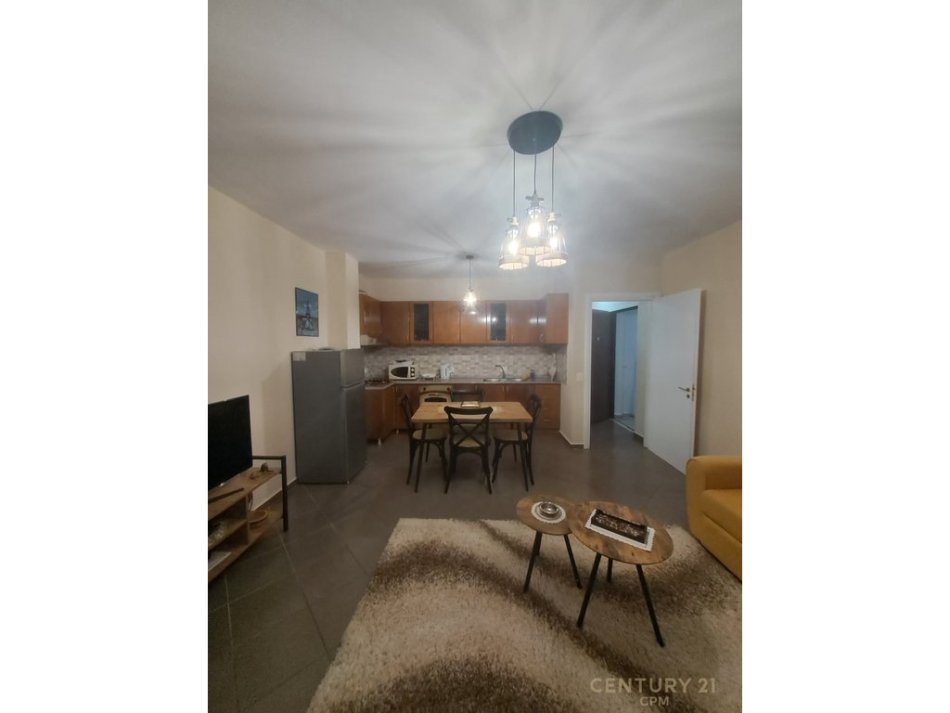 Tirane, jepet me qera apartament 2+1 Kati 6, 79 m² 500 € (qendra tregtare kristal)