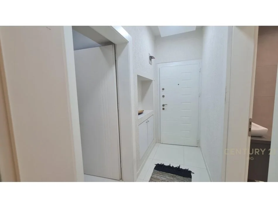 Tirane, jepet me qera apartament 1+1 Kati 2, 38 m² 650 € (Pallatet Agimi, pranë Café Roma, Tiranë)