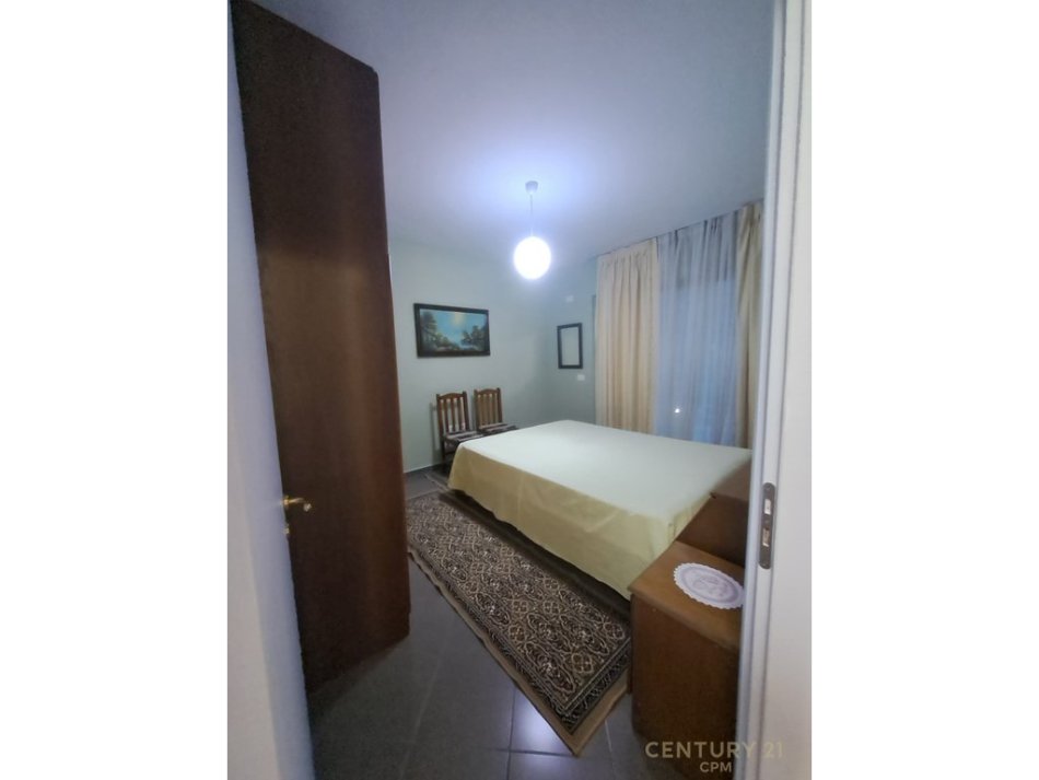 Tirane, jepet me qera apartament 2+1 Kati 6, 79 m² 500 € (qendra tregtare kristal)