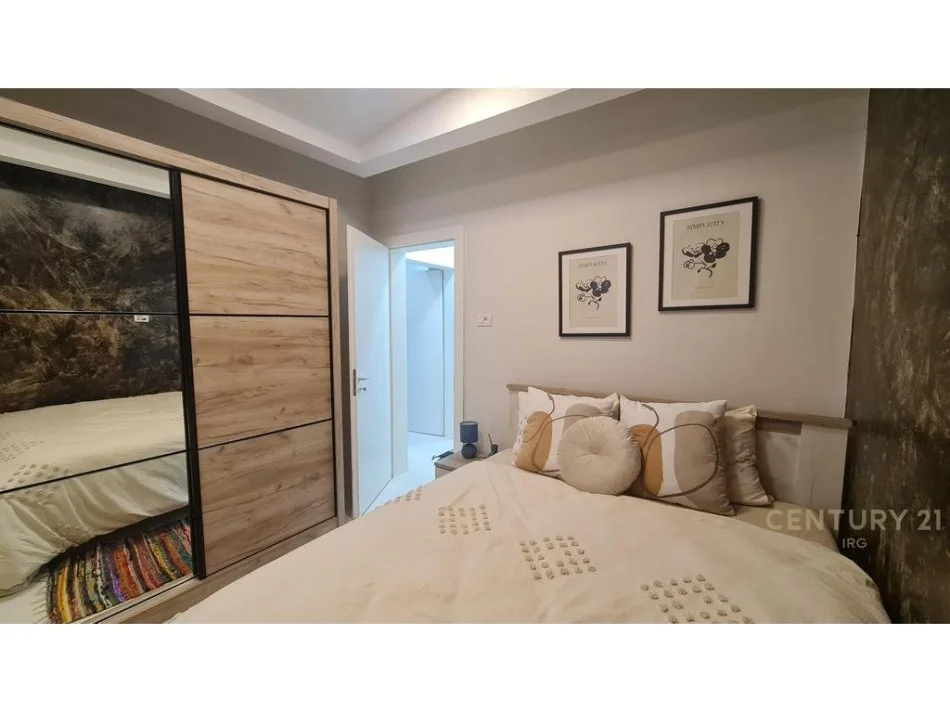 Tirane, jepet me qera apartament 1+1 Kati 2, 38 m² 650 € (Pallatet Agimi, pranë Café Roma, Tiranë)