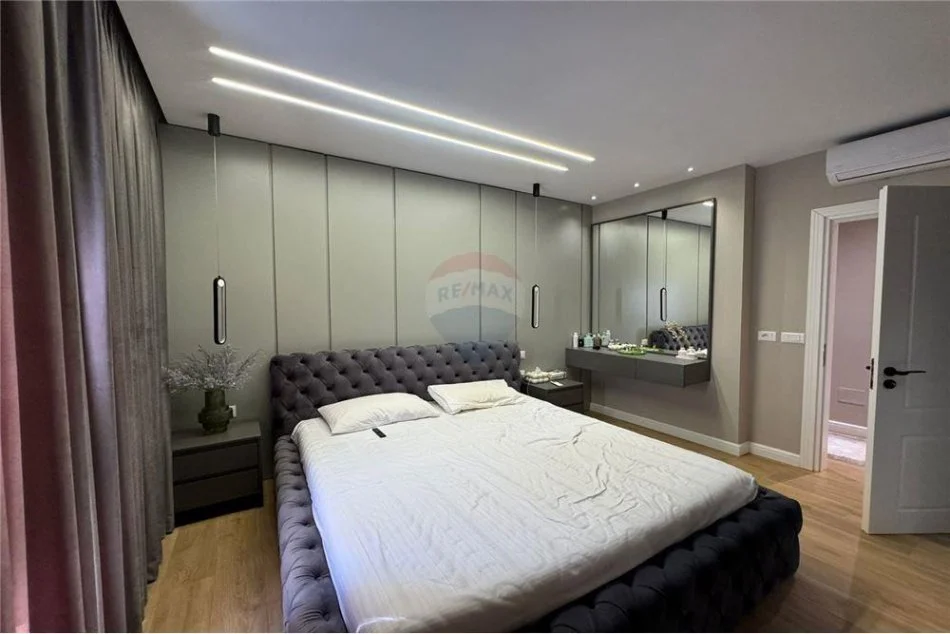 Tirane, shitet apartament 2+1+Aneks+Ballkon Kati 3, 104 m² 220.000 € (Kopshti Zoologjik, Selite)