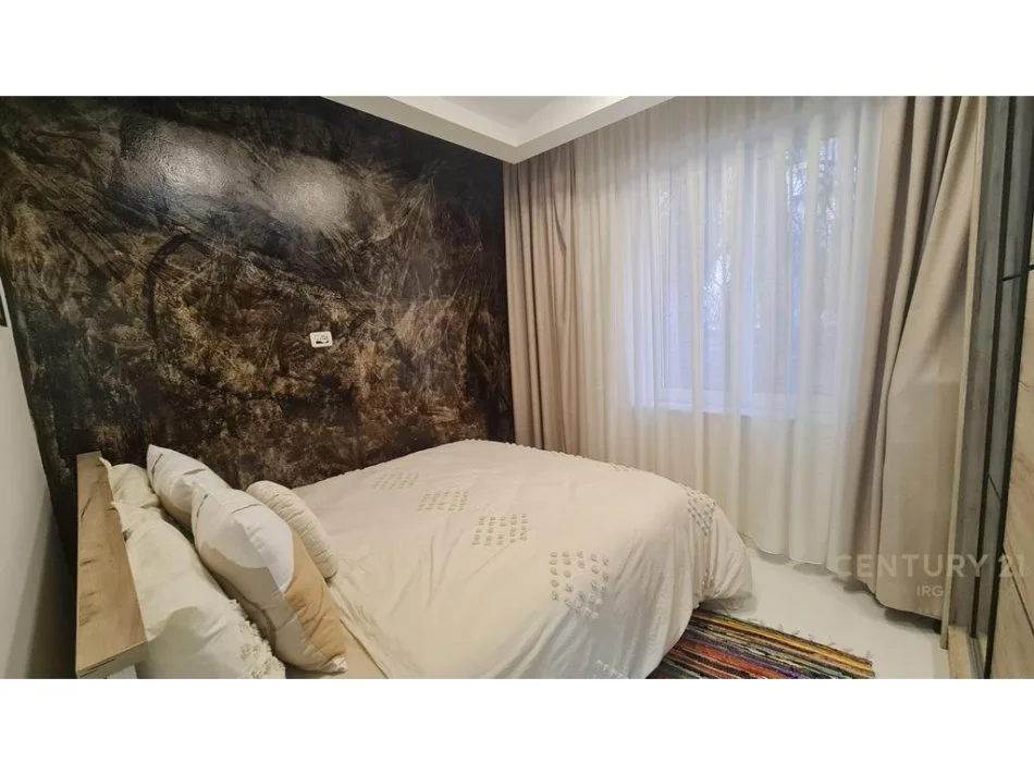 Tirane, jepet me qera apartament 1+1 Kati 2, 38 m² 650 € (Pallatet Agimi, pranë Café Roma, Tiranë)