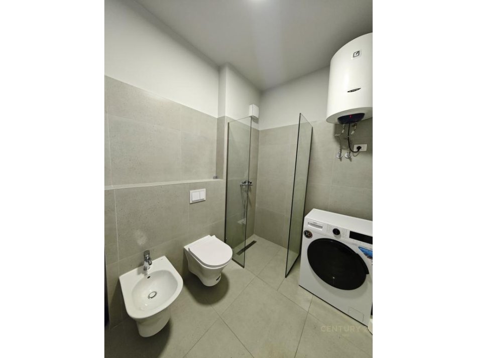 Tirane, jepet me qera apartament 1+1 Kati 12, 64 m² 550 € (oxhaku)