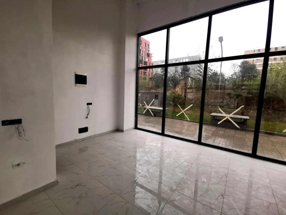 Tirane, jepet me qera ambjent biznesi Kati 0, 110 m² (Don Bosko, prane Gjykates Administrative Tirane)