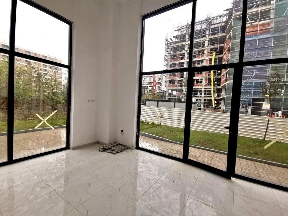 Tirane, jepet me qera ambjent biznesi Kati 0, 110 m² (Don Bosko, prane Gjykates Administrative Tirane)