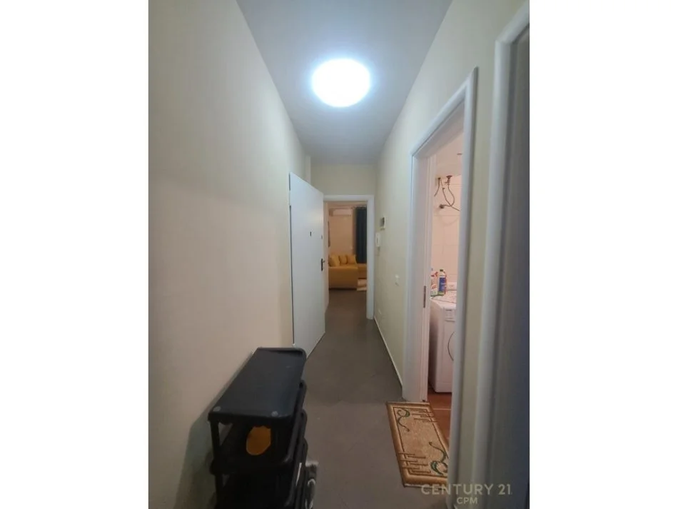 Tirane, jepet me qera apartament 2+1 Kati 6, 79 m² 500 € (qendra tregtare kristal)