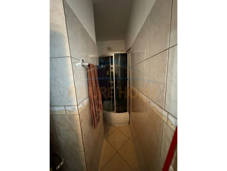 Korce, shitet apartament 2+1 Kati 3, 127 m² 110.000 € (Trekëndëshi, Korçë)