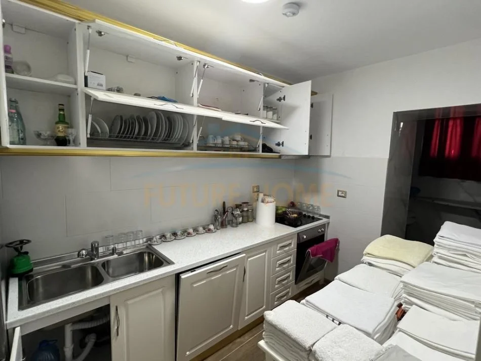 Korce, shitet hotel Kati 0, 125 m² 180.000 € (Pranë Pazarit, Korçë.)