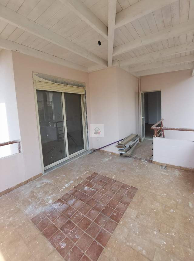 Shkembi Kavajes, shitet apartament 2+1+A+BLK Kati 3, 78 m² 75.000 Euro