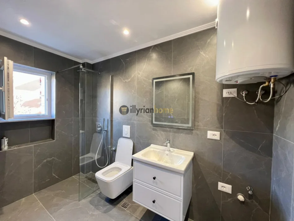 Tirane, shitet apartament 1+1+ballkon, Kati 4, 52 m² 111.700 € (Ali Demi)