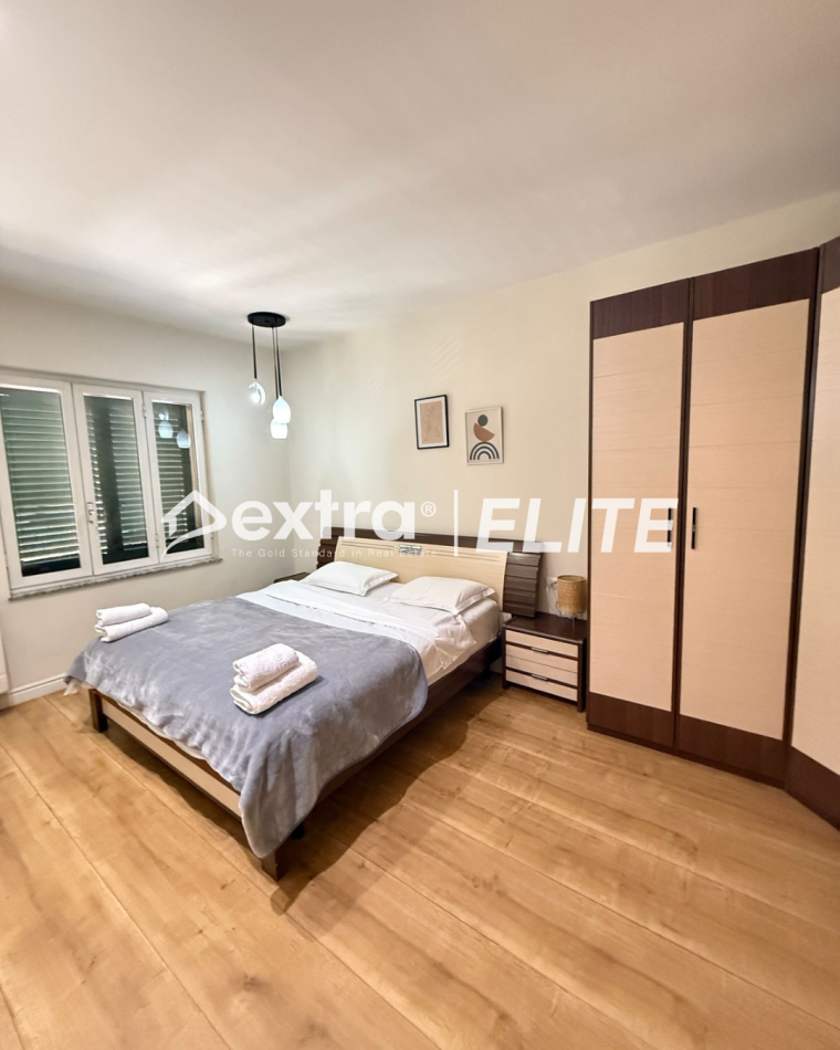 Tirane, jepet me qera apartament 2+1+Ballkon Kati 4, 95 m² 1.100 € (myslym shari)
