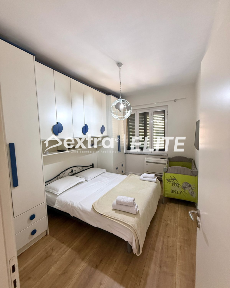 Tirane, jepet me qera apartament 2+1+Ballkon Kati 4, 95 m² 1.100 € (myslym shari)