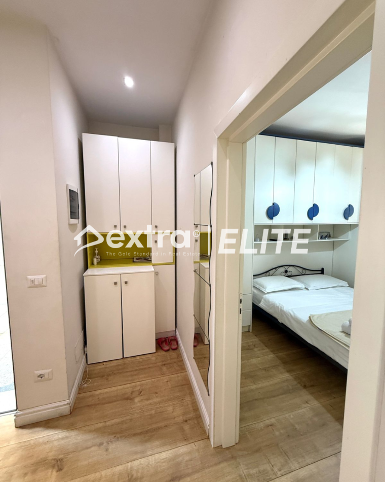 Tirane, jepet me qera apartament 2+1+Ballkon Kati 4, 95 m² 1.100 € (myslym shari)