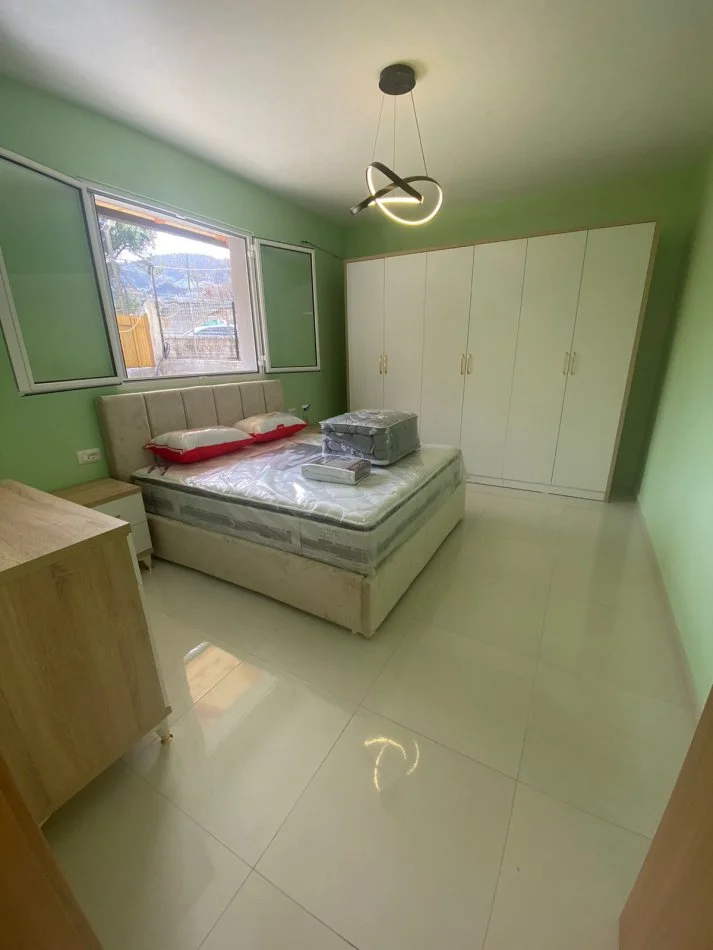 Jepet me qera Vile, 450 Euro/muaj, Selite