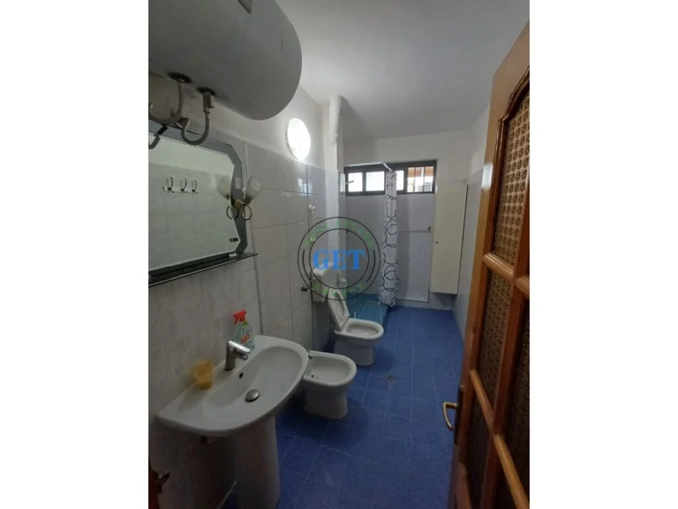 Durres, jepet me qera apartament 1+1 Kati 2, 55 m² 280 € (Fusha e Reres)
