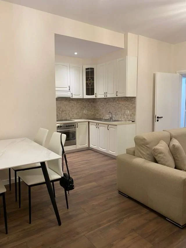 Tirane, Apartament #perShitje 2+1+BLK ( Fresku )