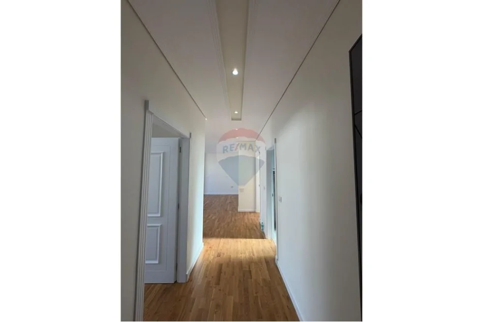 Tirane, shitet apartament 2+1+Ballkon , 115 m² 145.000 € (Rruga Ramazan Gaxherri)