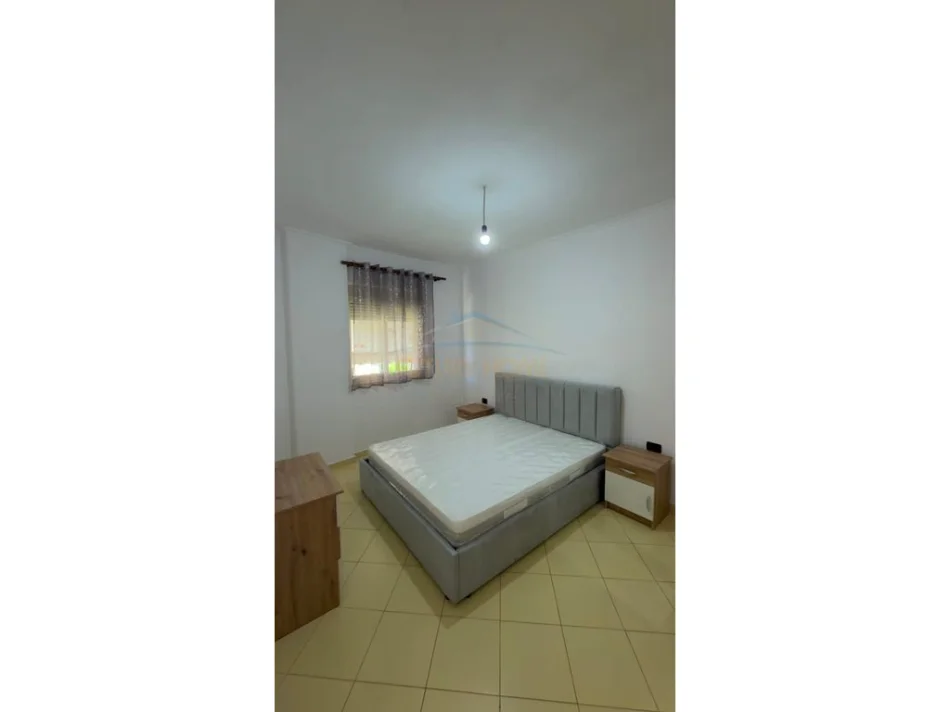 Tirane, jepet me qera apartament 1+1 Kati 3, 61 m² 350 € (FRESK , Rruga e Thesarit)