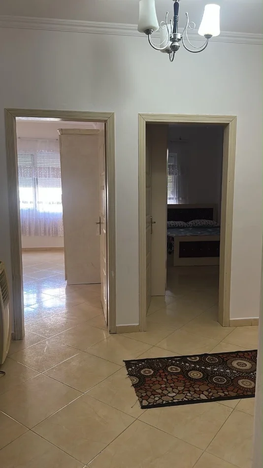 Tirane, jepet me qera apartament 2+1+Ballkon Kati 2, 117 m² 400 € 