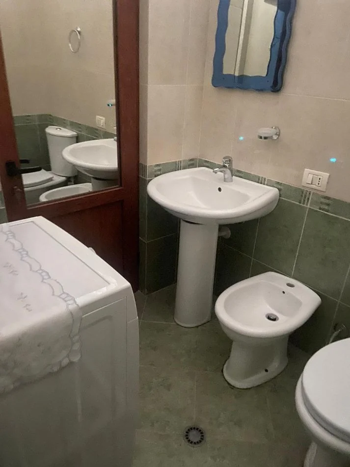 Tirane, shitet apartament 2+1, Kati 3,