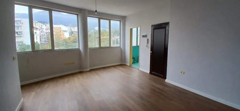 Tirane, shitet apartament 1+1 Kati 3, 84.000 € (rr. Dalip Topi)