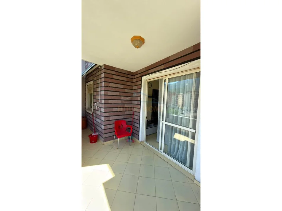 Tirane, jepet me qera apartament 1+1 Kati 3, 61 m² 350 € (FRESK , Rruga e Thesarit)