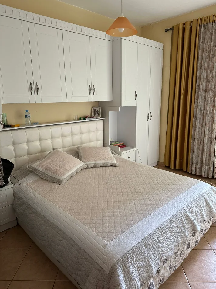 Tirane, jepet me qera apartament 2+1 Kati 4, 100 m² 400 € (Fresku)