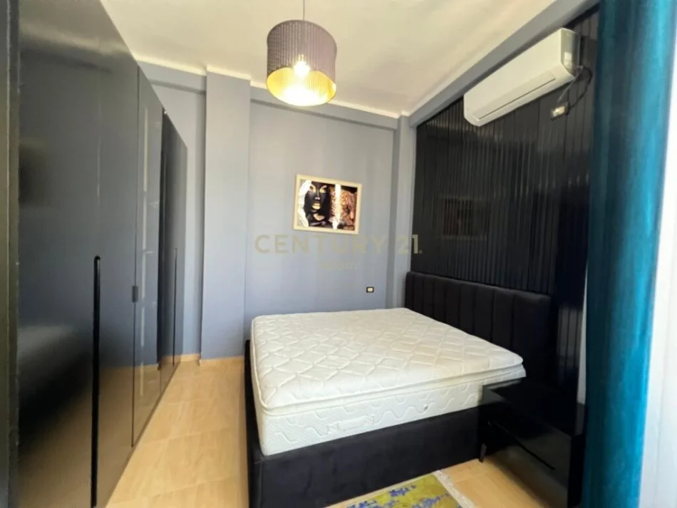 Tirane, jepet me qera apartament 1+1 Kati 1, 63 m² 400 € 
