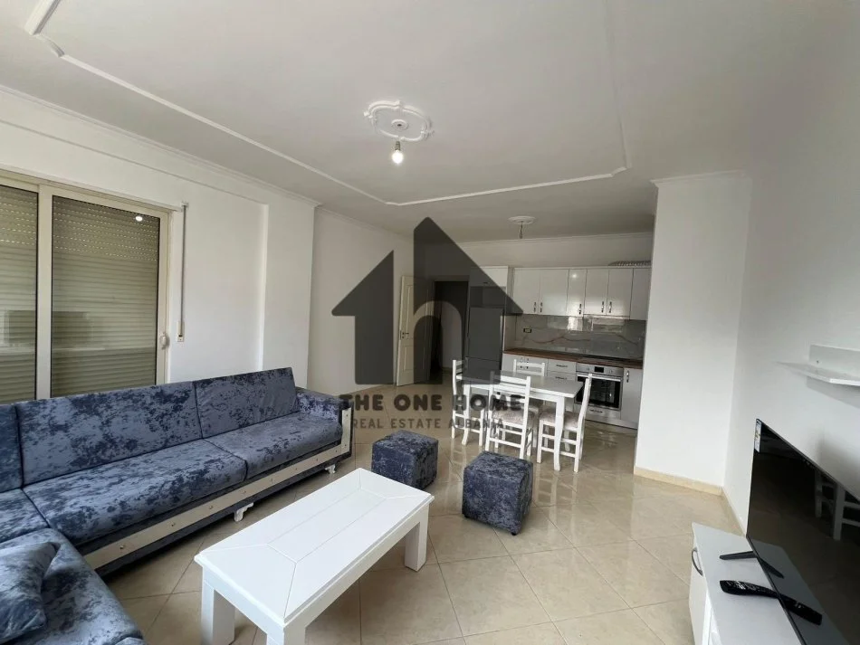 Tirane, jepet me qera apartament 2+1+Ballkon Kati 3, 90 m² 350 € (Fresku)