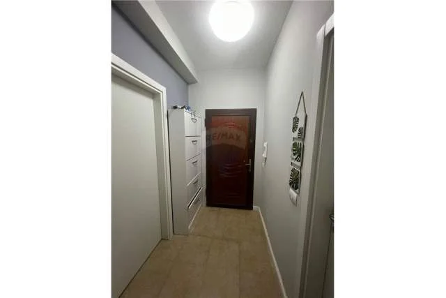 Tirane, jepet me qera apartament 1+1 Kati 3, 65 m² 350 Euro (Rruga e Thesarit)