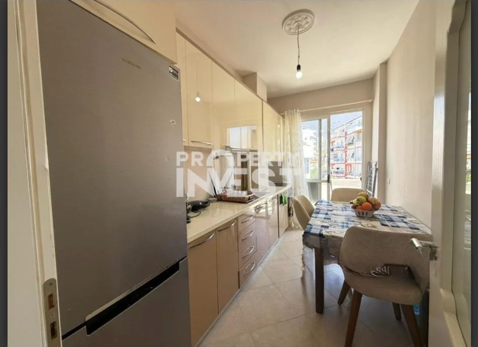 Tirane, jepet me qera apartament 1+1 Kati 4, 76 m² 450 € (Fresku)
