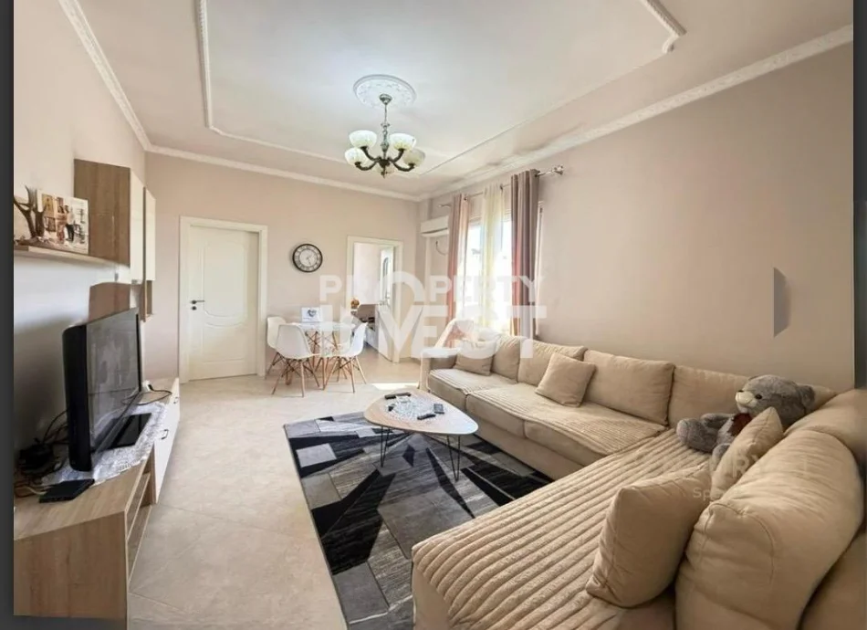 Tirane, jepet me qera apartament 1+1 Kati 4, 76 m² 450 € (Fresku)