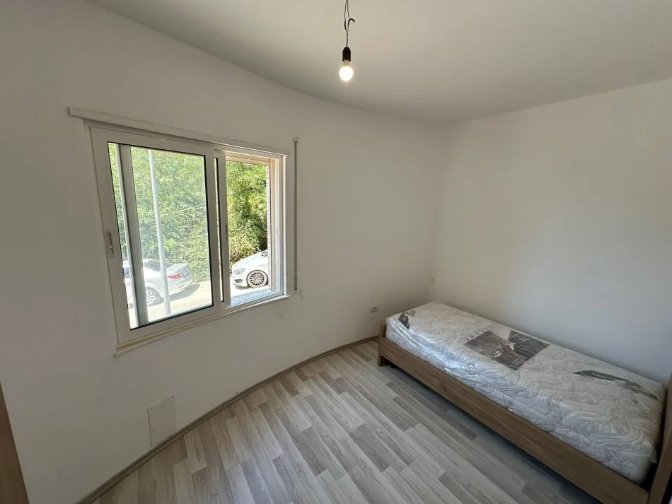 Tirane, shitet apartament 2+1+Aneks+Ballkon Kati 1, 90 m² 108.000 € (Dajtit)
