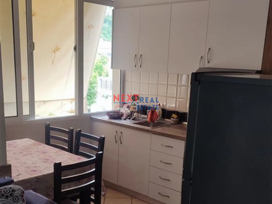Vlore, shitet apartament 1+1+Ballkon Kati 3, 50 m² 95.000 € (LUNGOMARE)