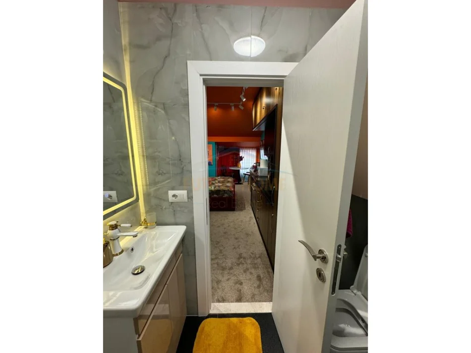 Tirane, jepet me qera garsoniere Kati 8, 42 m² 350 € (RRUGA FROSINE PLAKU)