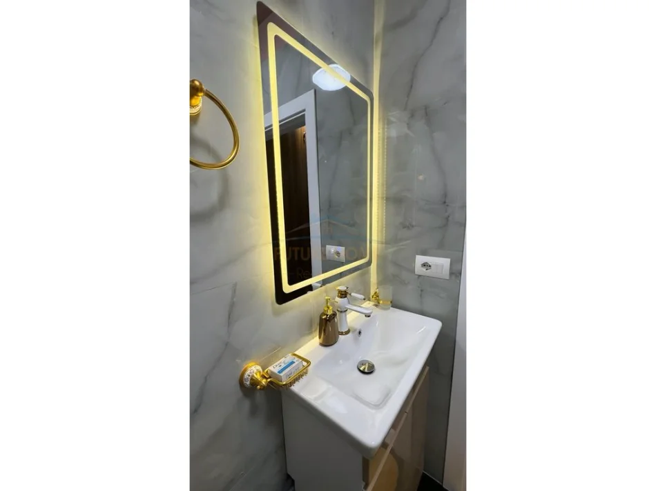 Tirane, jepet me qera garsoniere Kati 8, 42 m² 350 € (RRUGA FROSINE PLAKU)