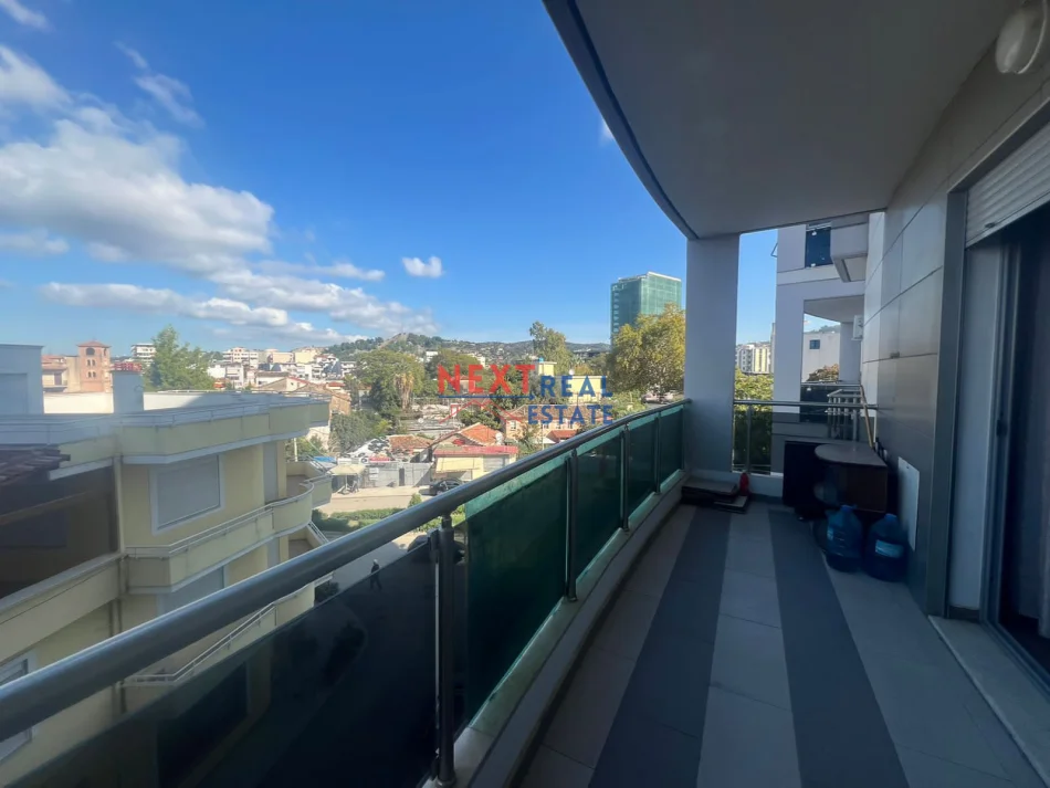 Vlore, jepet me qera apartament 1+1+Ballkon Kati 4, 300 € (XHAMIA, VLORE)