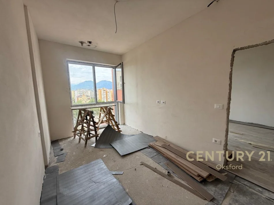 Tirane, shitet apartament 1+1 , 68 m² 146.700 € (fusha aviacionit)