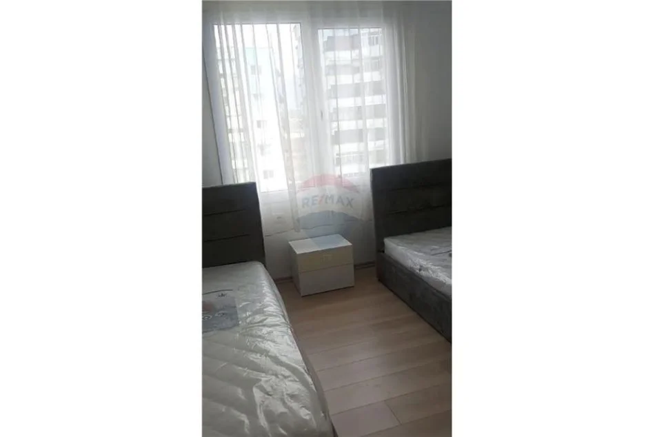 Tirane, jepet me qera 2+1 Kati 6, 700 € (FUSHA AVIACIONIT)