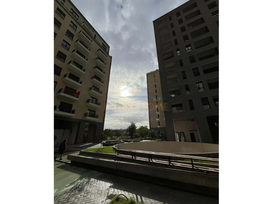 Tirane, jepet me qera apartament 2+1+PARKIM , Kati 10, 109 m² 650 € (FUSHA E AVIACIONIT)