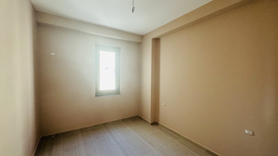Tirane, shitet apartament 1+1+Ballkon Kati 5, 53 m² 116.600 € (Liqeni i Thate)