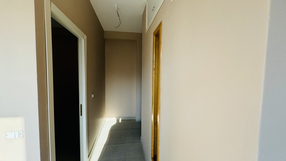 Tirane, shitet apartament 1+1+Ballkon Kati 5, 53 m² 116.600 € (Liqeni i Thate)