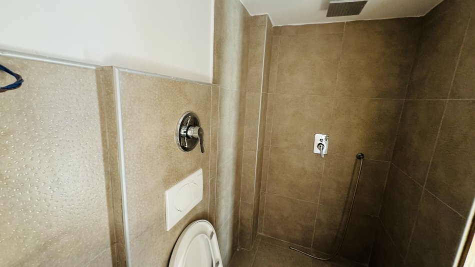 Tirane, shitet apartament 1+1+Ballkon Kati 5, 53 m² 116.600 € (Liqeni i Thate)