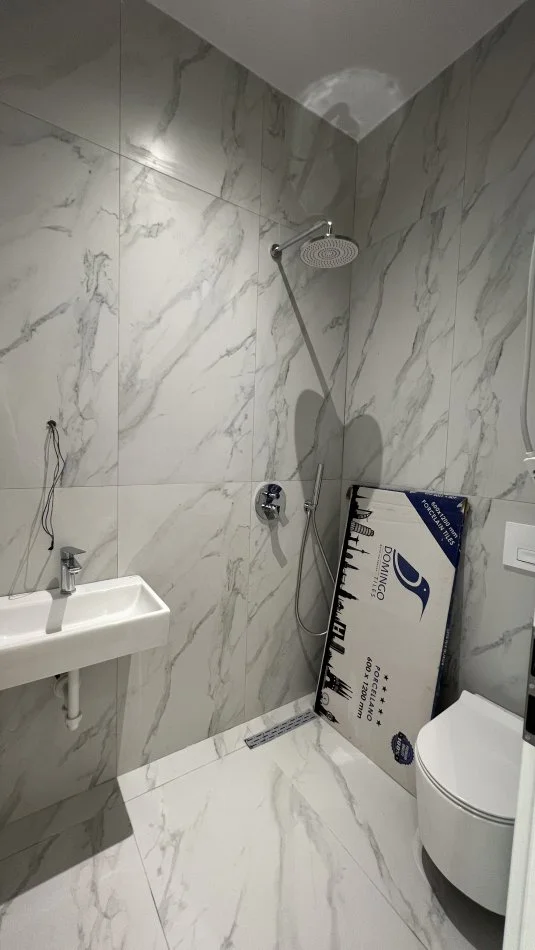 Tirane, jepet me qera zyre Kati 0, 20 m² 180 € (Pasho Hysa)