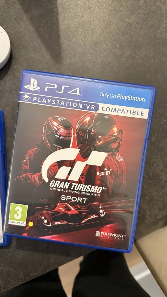 Tirane, shes Play Station Play station 4