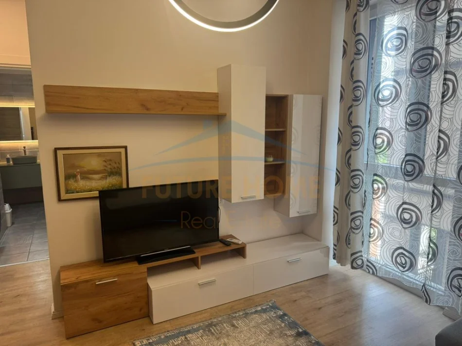 Tirane, jepet me qera apartament 1+1 Kati 5, 62 m² 600 € (FUSHA E AVIACIONIT)