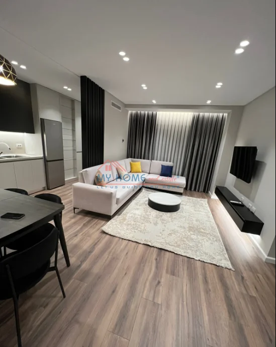 Tirane, jepet me qera apartament 2+1+Ballkon Kati 7, 84 m² 700 € (Fusha e Aviacionit)