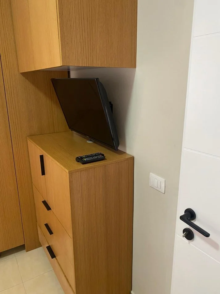 Tirane, jepet me qera apartament 1+1+Ballkon Kati 4, 70 m² 550 € (Myslym Shyre)